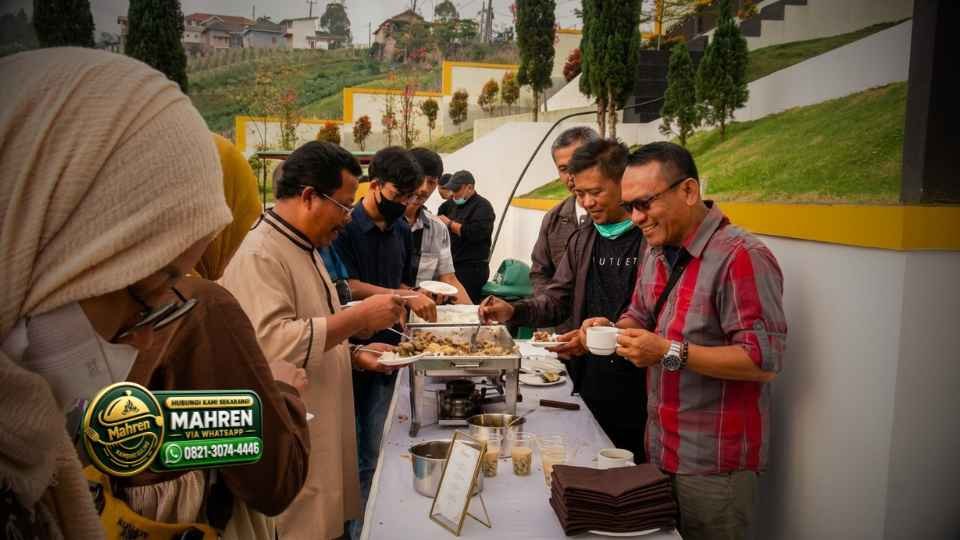 Kambing Guling di Hotel Green Hero Darajat